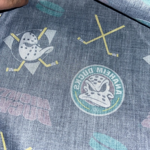 New WithOut Tags Anaheim Ducks Button Up Short Sleeve. - Picture 8 of 11